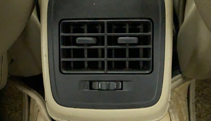 2017 Maruti Dzire ZXI AMT, Petrol, Automatic, 1,04,380 km, Rear AC Vents