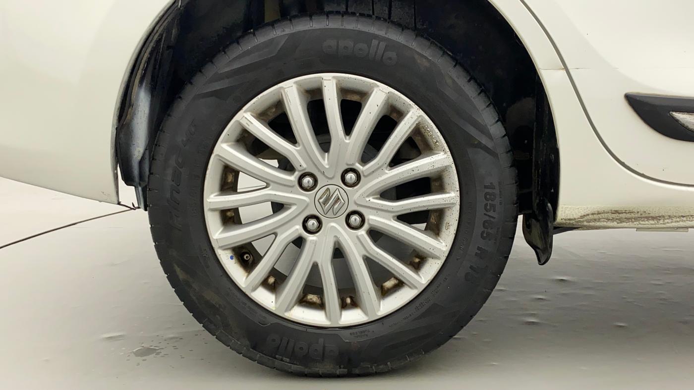 2017 Maruti Dzire ZXI AMT, Petrol, Automatic, 1,04,380 km, Right Rear Wheel