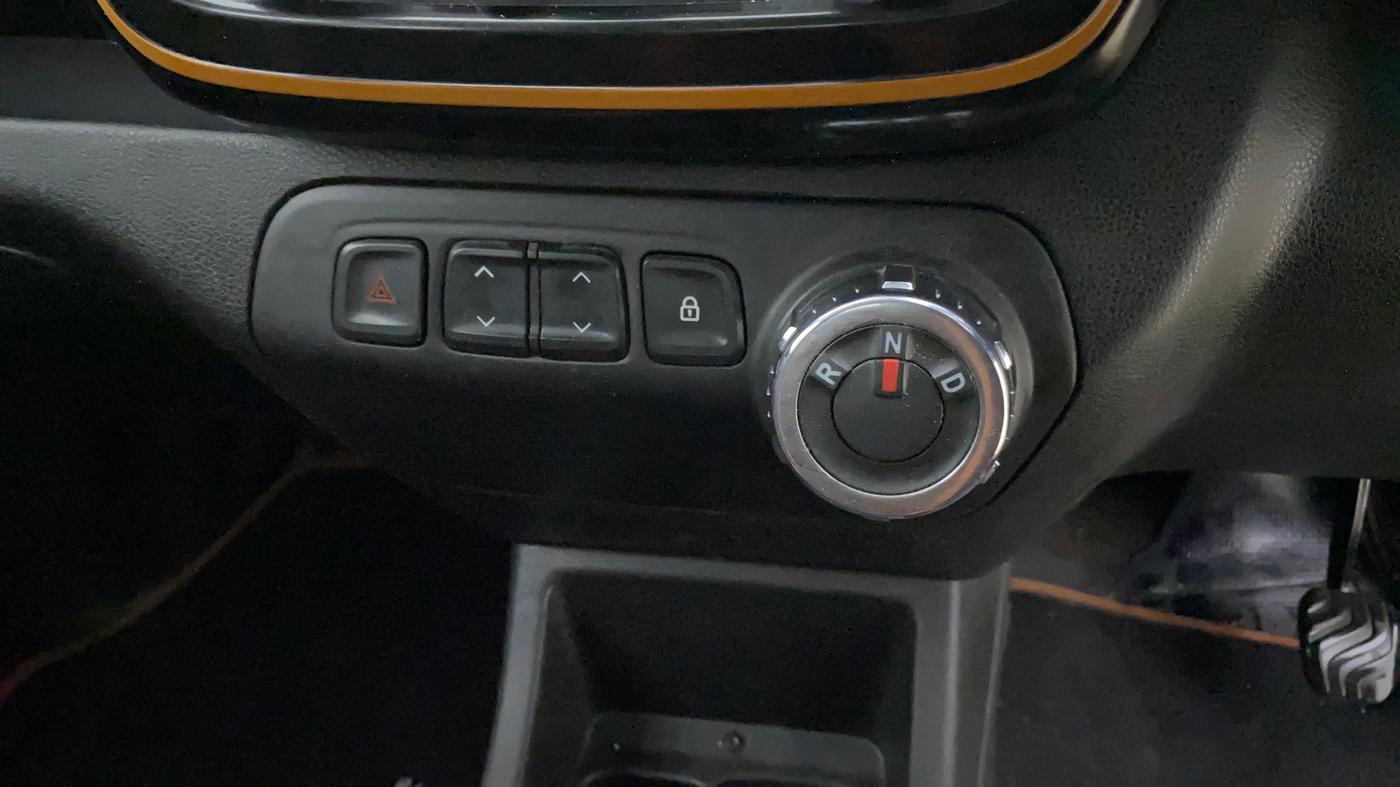 2017 Renault Kwid CLIMBER 1.0 AMT, Petrol, Automatic, 66,798 km, Gear Lever