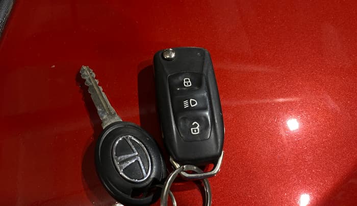 2019 Tata Tiago XT PETROL, Petrol, Manual, 55,589 km, Key Close Up