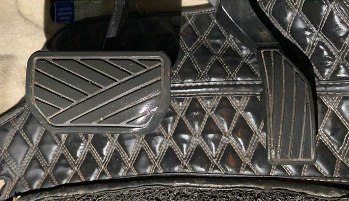 2022 Maruti Ciaz ZETA AT 1.5  SHVS PETROL, Petrol, Automatic, 46,388 km, Pedals