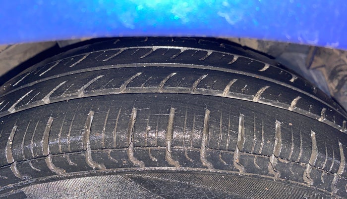 2014 Hyundai Eon D-LITE+, Petrol, Manual, 21,803 km, Left Rear Tyre Tread