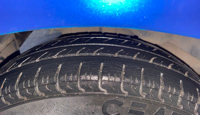 2014 Hyundai Eon D-LITE+, Petrol, Manual, 21,803 km, Right Rear Tyre Tread