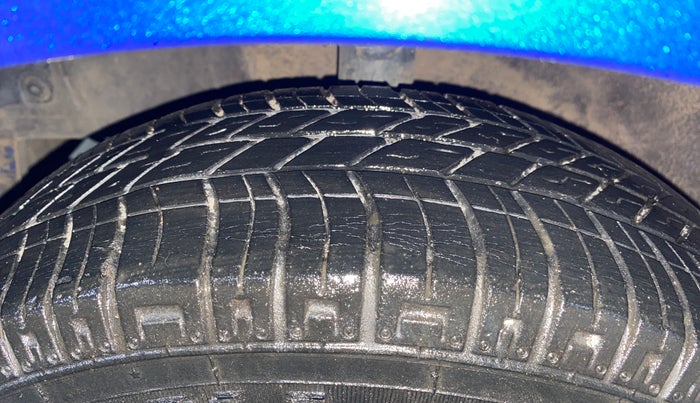 2014 Hyundai Eon D-LITE+, Petrol, Manual, 21,803 km, Left Front Tyre Tread