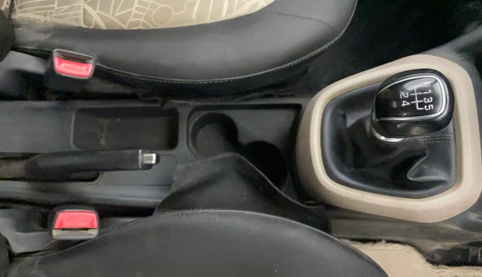 2017 Hyundai Grand i10 SPORTZ (O) 1.2 U2 CRDI, Diesel, Manual, 94,123 km, Gear Lever