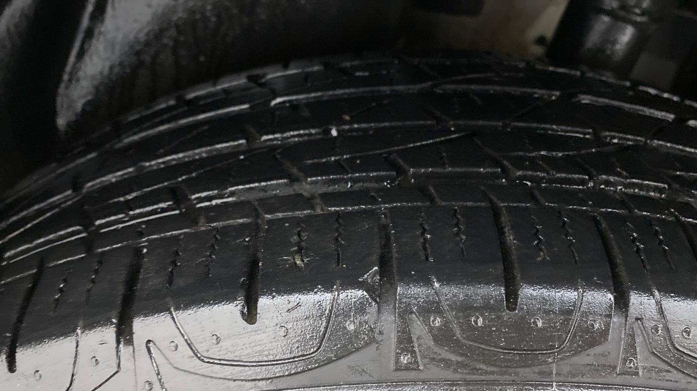 2019 Jeep Compass LIMITED 1.4 AT, Petrol, Automatic, 23,519 km, Left Rear Tyre Tread