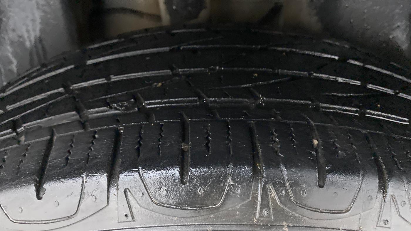 2019 Jeep Compass LIMITED 1.4 AT, Petrol, Automatic, 23,519 km, Right Rear Tyre Tread