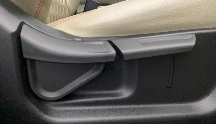 2021 KIA SONET HTX 1.0 IMT, Petrol, Manual, 43,130 km, Driver Side Adjustment Panel