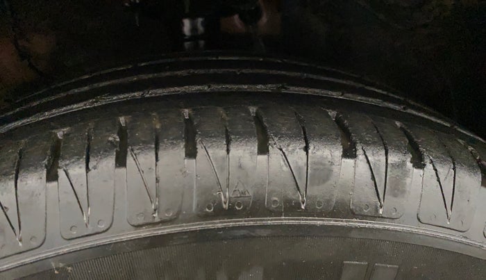 2021 KIA SONET HTX 1.0 IMT, Petrol, Manual, 43,130 km, Right Front Tyre Tread