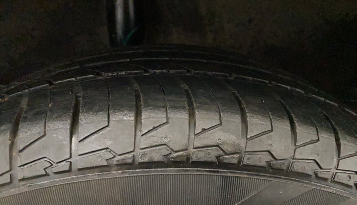 2021 KIA SONET HTX 1.0 IMT, Petrol, Manual, 43,130 km, Right Rear Tyre Tread