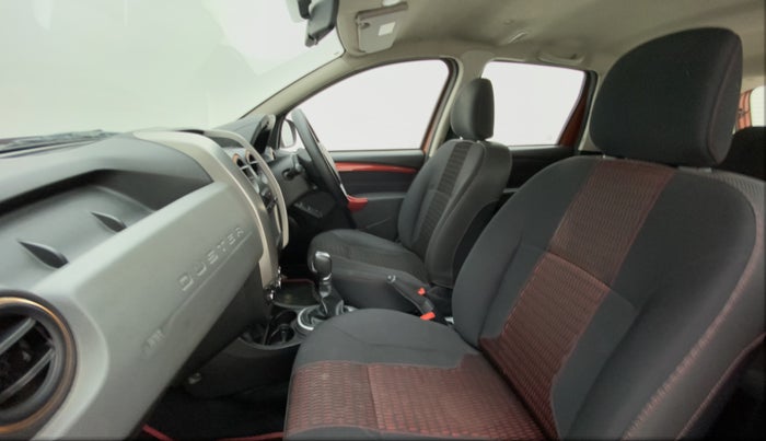 2017 Renault Duster RXS CVT 106 PS, Petrol, Automatic, 33,048 km, Right Side Front Door Cabin