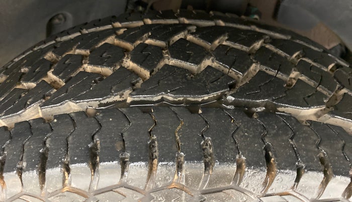 2017 Renault Duster RXS CVT 106 PS, Petrol, Automatic, 33,048 km, Right Front Tyre Tread
