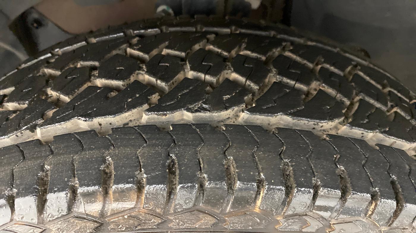2017 Renault Duster RXS CVT 106 PS, Petrol, Automatic, 33,048 km, Left Front Tyre Tread