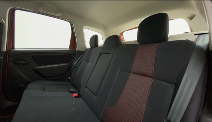2017 Renault Duster RXS CVT 106 PS, Petrol, Automatic, 33,048 km, Right Side Rear Door Cabin