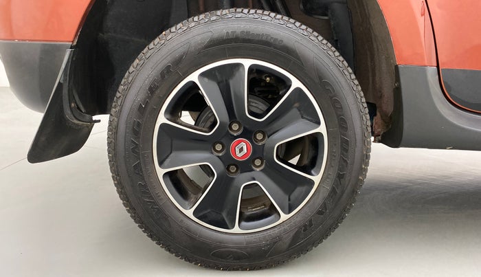 2017 Renault Duster RXS CVT 106 PS, Petrol, Automatic, 33,048 km, Right Rear Wheel
