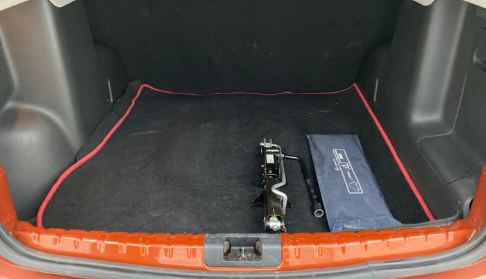 2017 Renault Duster RXS CVT 106 PS, Petrol, Automatic, 33,048 km, Boot Inside