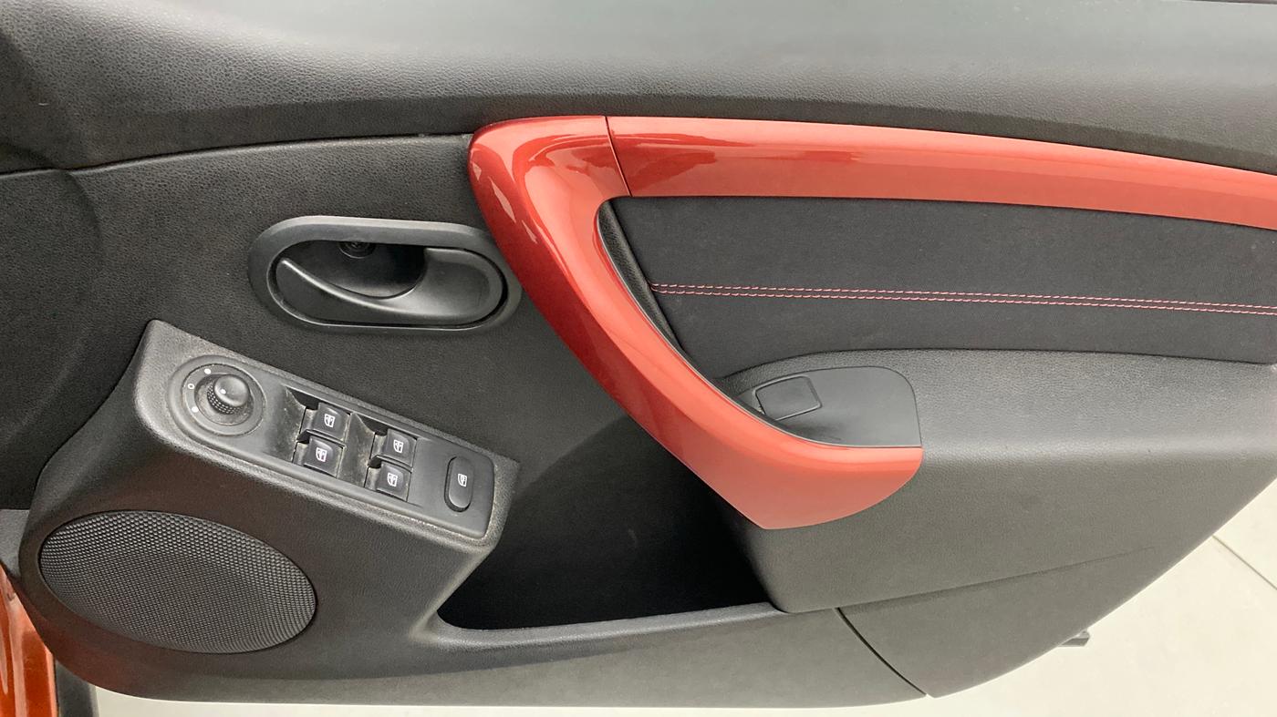 2017 Renault Duster RXS CVT 106 PS, Petrol, Automatic, 33,048 km, Driver Side Door Panels Control