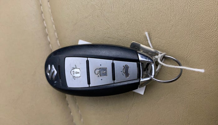 2017 Maruti Ciaz ZETA 1.4  AT PETROL, Petrol, Automatic, 48,006 km, Key Close Up