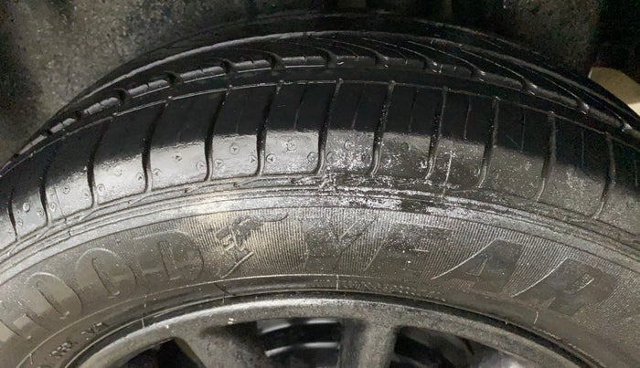 2017 Maruti Ciaz ZETA 1.4  AT PETROL, Petrol, Automatic, 48,006 km, Left Rear Tyre Tread