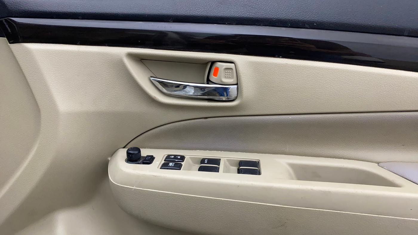 2017 Maruti Ciaz ZETA 1.4  AT PETROL, Petrol, Automatic, 48,006 km, Driver Side Door Panels Control