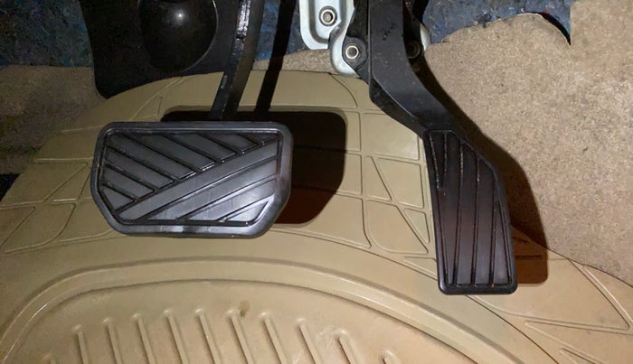 2017 Maruti Ciaz ZETA 1.4  AT PETROL, Petrol, Automatic, 48,006 km, Pedals