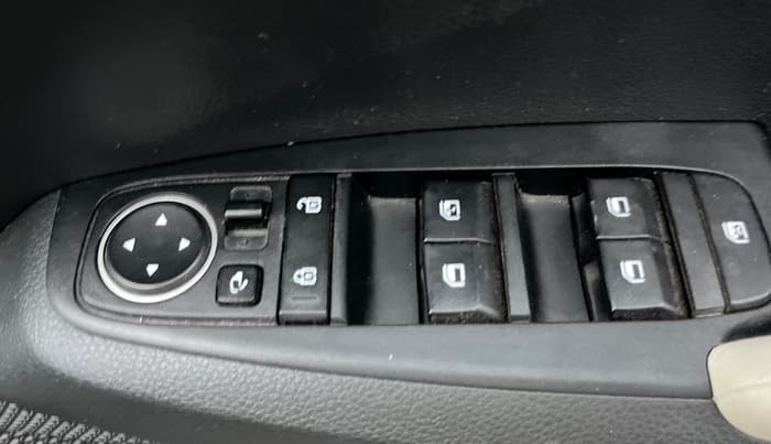 2021 KIA SELTOS HTK PLUS 1.5 IMT, Petrol, Manual, 46,582 km, Driver Side Door Panels Control