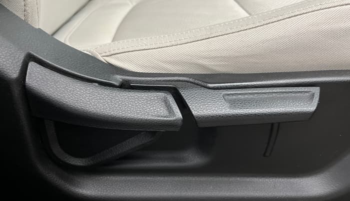 2021 KIA SELTOS HTK PLUS 1.5 IMT, Petrol, Manual, 46,582 km, Driver Side Adjustment Panel