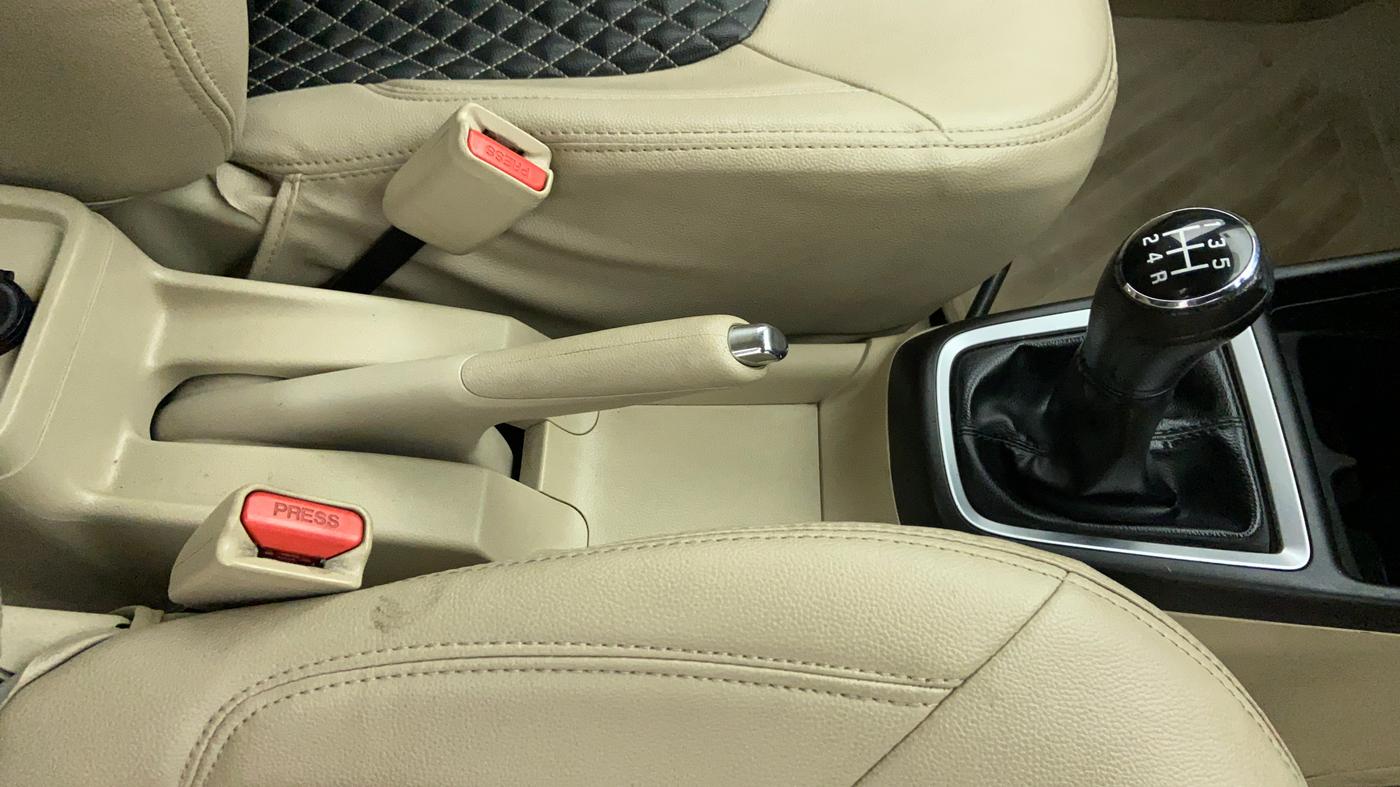 2017 Maruti Dzire VXI, Petrol, Manual, 23,321 km, Gear Lever