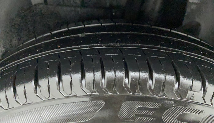 2017 Maruti Dzire VXI, Petrol, Manual, 23,321 km, Left Rear Tyre Tread
