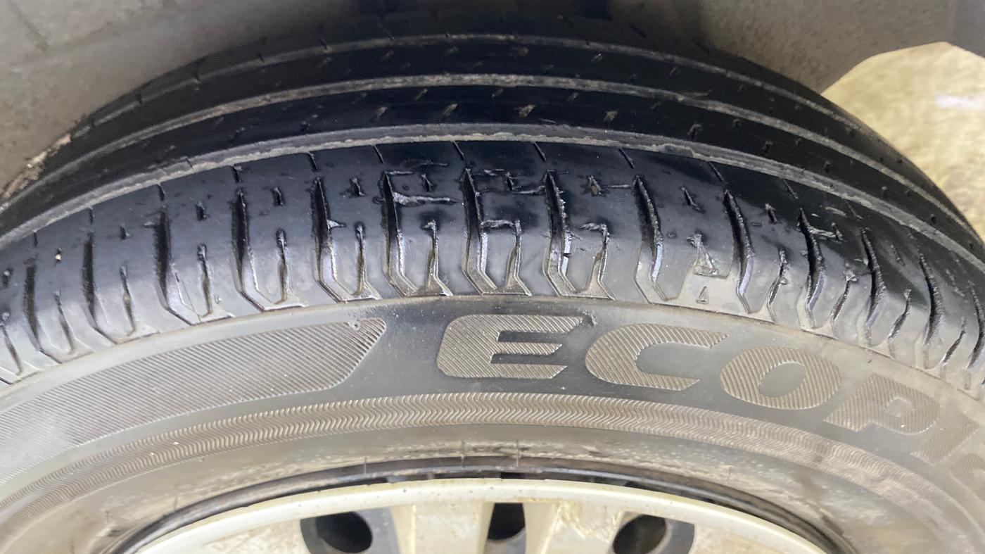 2019 Maruti Dzire VXI AMT, Petrol, Automatic, 61,268 km, Left Rear Tyre Tread