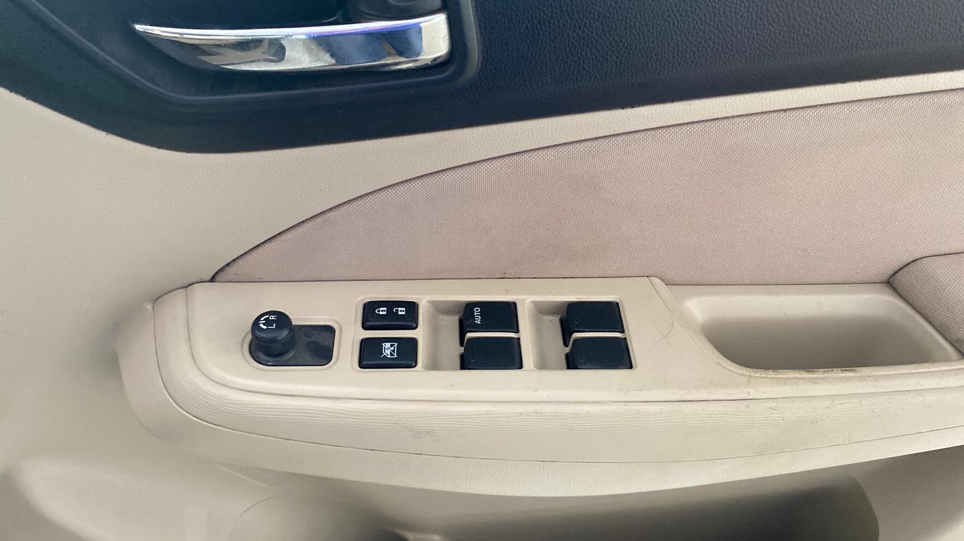 2019 Maruti Dzire VXI AMT, Petrol, Automatic, 61,268 km, Driver Side Door Panels Control
