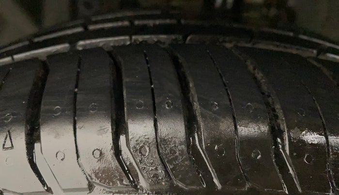 2016 Ford Ecosport TITANIUM+ 1.0L ECOBOOST, CNG, Manual, 67,478 km, Left Front Tyre Tread