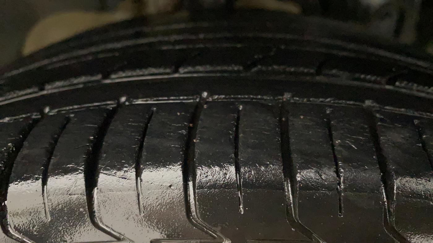 2016 Ford Ecosport TITANIUM+ 1.0L ECOBOOST, CNG, Manual, 67,478 km, Right Front Tyre Tread