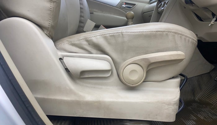 2012 Maruti Ertiga ZXI, Petrol, Manual, 59,356 km, Driver Side Adjustment Panel