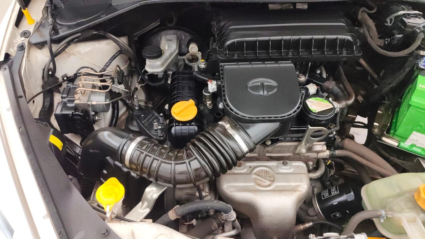 2019 Tata TIAGO NRG PETROL, Petrol, Manual, 79,956 km, Engine View - Right