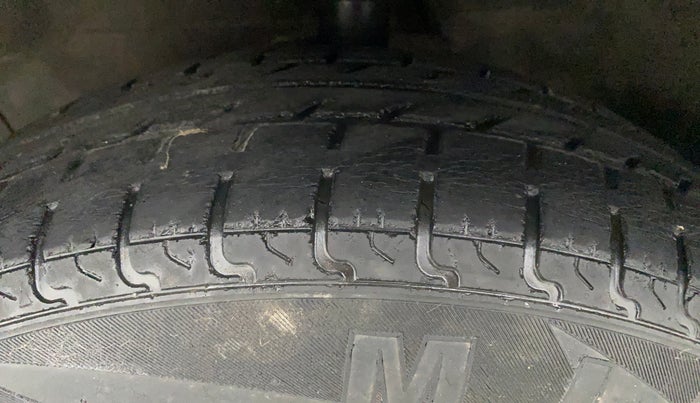 2011 Maruti Swift Dzire VXI, Petrol, Manual, 91,194 km, Left Front Tyre Tread