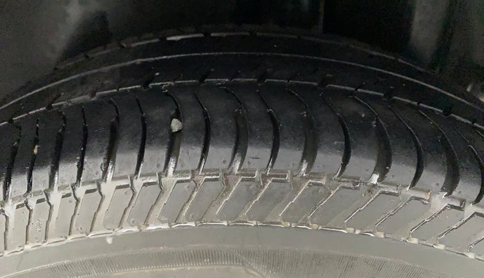 2011 Maruti Swift Dzire VXI, Petrol, Manual, 91,194 km, Left Rear Tyre Tread