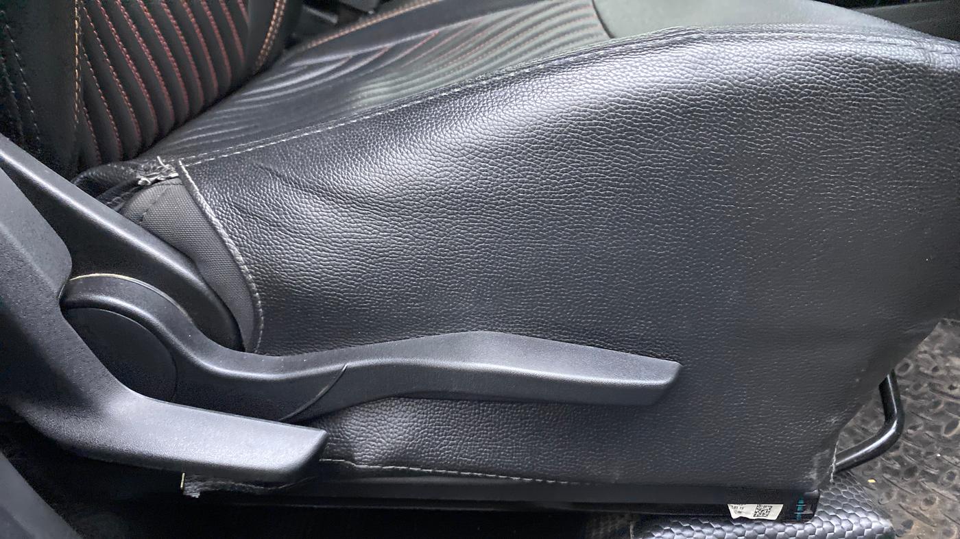 2019 Maruti Swift VXI, Petrol, Manual, 25,676 km, Driver Side Adjustment Panel