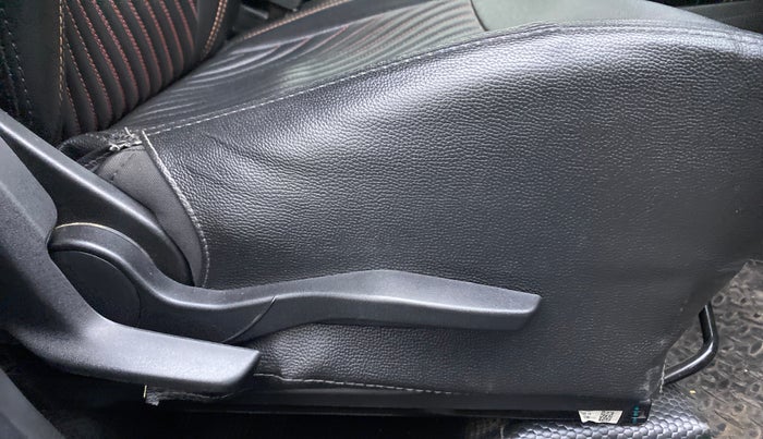 2019 Maruti Swift VXI, Petrol, Manual, 25,676 km, Driver Side Adjustment Panel
