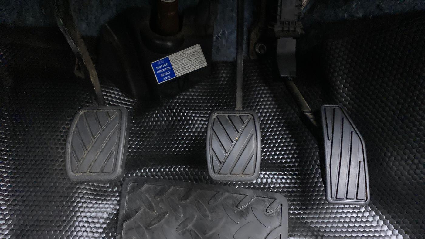 2019 Maruti Swift VXI, Petrol, Manual, 25,676 km, Pedals