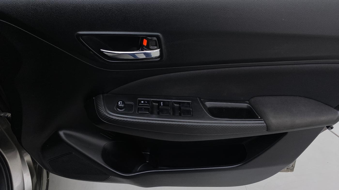 2019 Maruti Swift VXI, Petrol, Manual, 25,676 km, Driver Side Door Panels Control