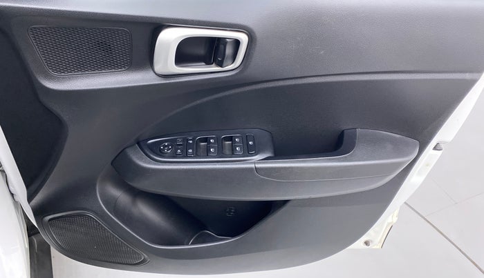 2021 Hyundai VENUE SX 1.0 TURBO, Petrol, Manual, 46,027 km, Driver Side Door Panels Control