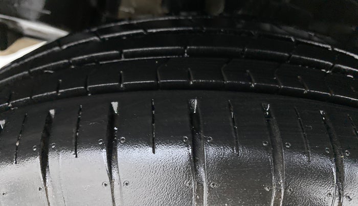 2019 Maruti Swift ZXI, Petrol, Manual, 18,682 km, Right Rear Tyre Tread