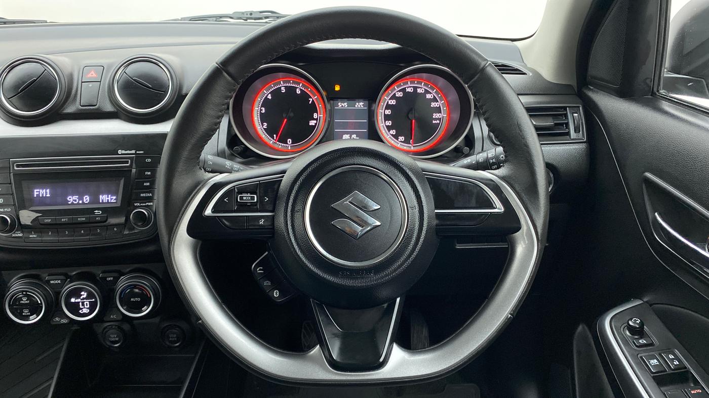 2019 Maruti Swift ZXI, Petrol, Manual, 18,682 km, Steering Wheel Close Up