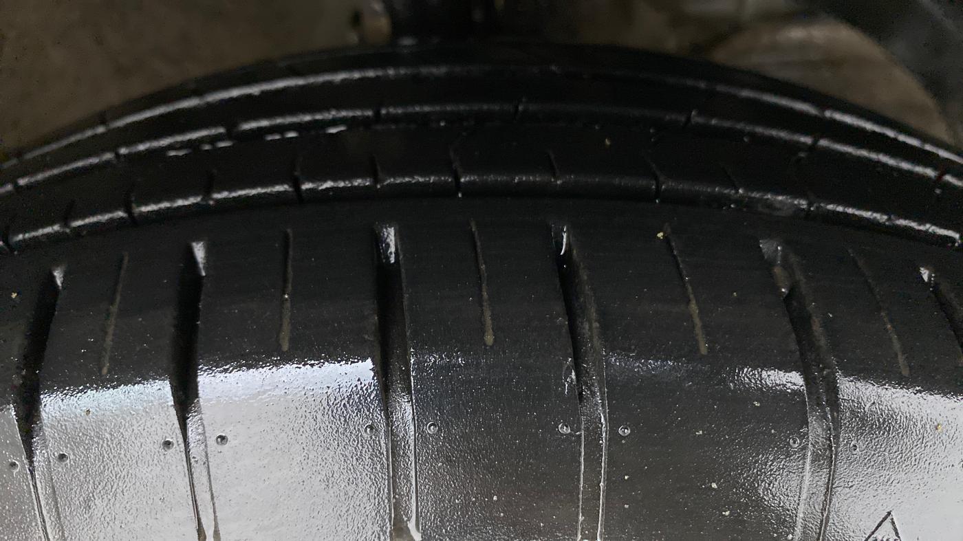 2019 Maruti Swift ZXI, Petrol, Manual, 18,682 km, Right Front Tyre Tread