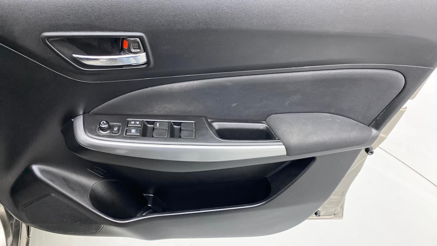 2019 Maruti Swift ZXI, Petrol, Manual, 18,682 km, Driver Side Door Panels Control