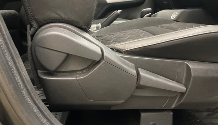 2021 Nissan MAGNITE XV PREMIUM TURBO CVT, Petrol, Automatic, 22,603 km, Driver Side Adjustment Panel