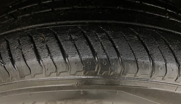 2021 Nissan MAGNITE XV PREMIUM TURBO CVT, Petrol, Automatic, 22,603 km, Right Front Tyre Tread