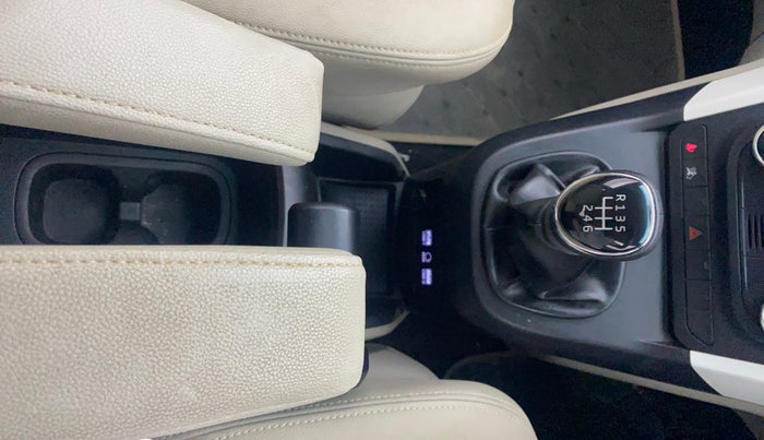 2018 Mahindra MARAZZO M8 7 STR, Diesel, Manual, 49,420 km, Gear Lever