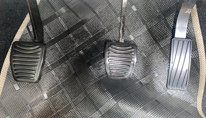 2018 Mahindra MARAZZO M8 7 STR, Diesel, Manual, 49,420 km, Pedals